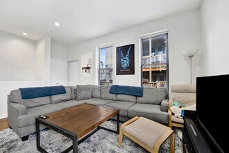 2735 W Potomac Ave in Chicago, IL - Building Photo - Building Photo