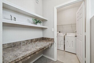 10025 Courtney Palms Blvd in Tampa, FL - Building Photo - Building Photo