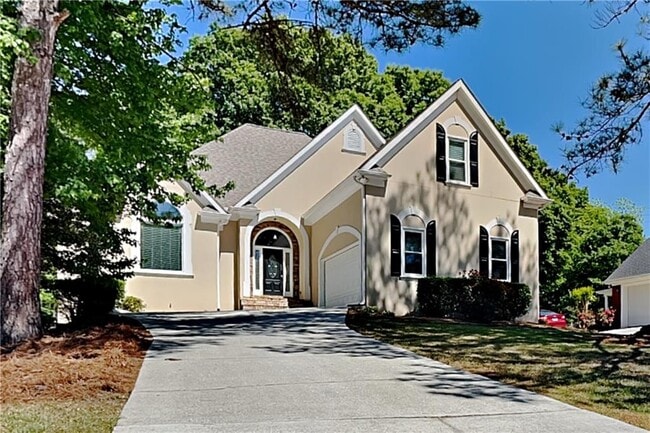 property at 4020 Hogans Mill Ln