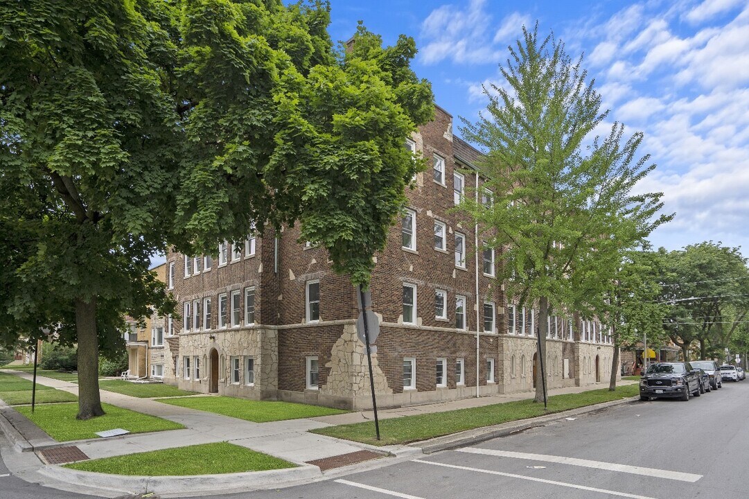 3035 W Rosemont Ave in Chicago, IL - Building Photo