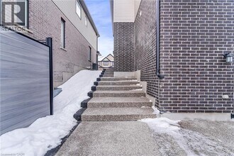 916 Dunnigan Ct in Kitchener, ON - Building Photo - Building Photo