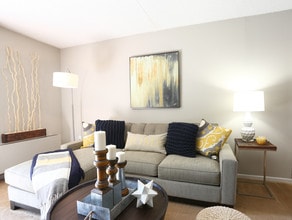 Regency Park in Philadelphia, PA - Foto de edificio - Interior Photo