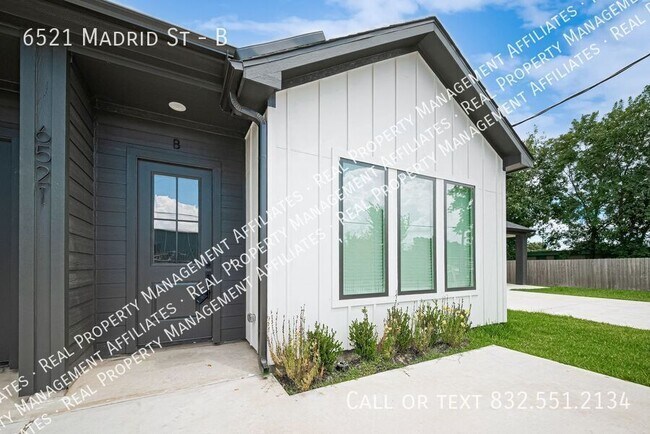6521 Madrid St in Houston, TX - Foto de edificio - Building Photo
