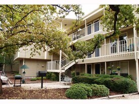 202 E 45th St in Austin, TX - Building Photo