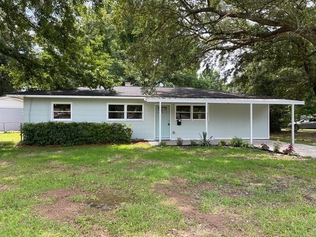 5918 Hagood Ave in Hanahan, SC - Building Photo - Building Photo