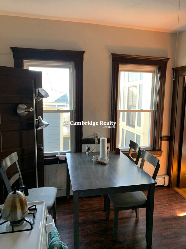118 Columbia St, Unit 3A in Cambridge, MA - Building Photo - Building Photo