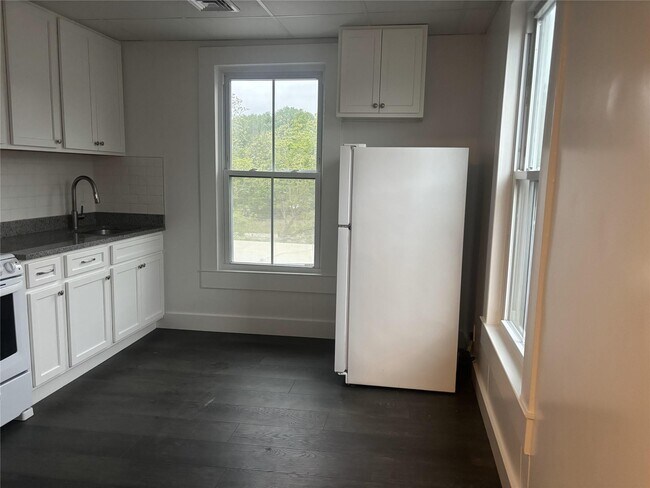 53 Gleneida Ave in Carmel, NY - Building Photo - Building Photo