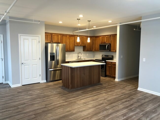 473 Aurora St in Lancaster, NY - Building Photo - Building Photo