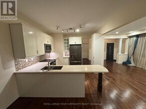 12 Pegasus Dr in Richmond Hill, ON - Building Photo - Building Photo