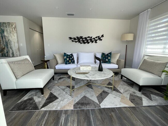 2968 SW 23rd Terrace in Miami, FL - Building Photo - Building Photo