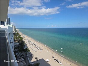 3725 S Ocean Dr, Unit 1401 in Hollywood, FL - Foto de edificio - Building Photo