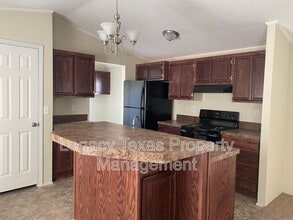 800 N Old Betsy Rd in Cleburne, TX - Building Photo - Building Photo