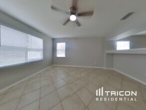 19609 Timberbluff Dr in Land O Lakes, FL - Building Photo - Building Photo