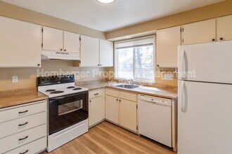 10309 N Hooper Rd in Spokane, WA - Building Photo - Building Photo