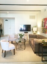 14144 Dickens St, Unit 105 in Sherman Oaks, CA - Building Photo