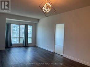 18 Lee Centre Dr in Toronto, ON - Building Photo - Building Photo