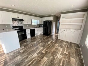 122 Dennis Ln in Bell City, LA - Building Photo - Building Photo