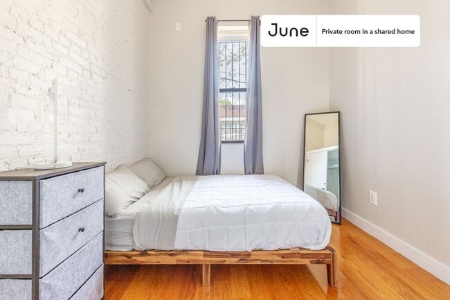 Room in Shared 4 bed/2 bath home in New York, NY - Foto de edificio - Building Photo