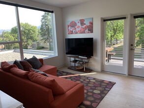 718 W Babcock St, Unit 200 in Bozeman, MT - Building Photo - Building Photo