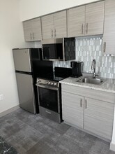 1417 W9th St in Cleveland, OH - Foto de edificio - Building Photo