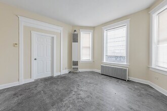 758 W 71st St in Chicago, IL - Building Photo - Building Photo