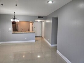 4272 NW 89th Ave in Coral Springs, FL - Building Photo