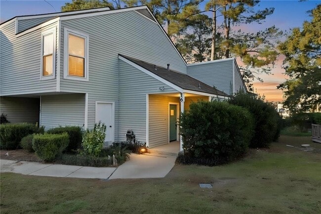 property at 16 Jacqueline Ct