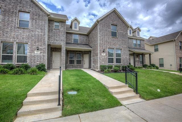 424 Milverton Dr in Crowley, TX - Building Photo - Building Photo