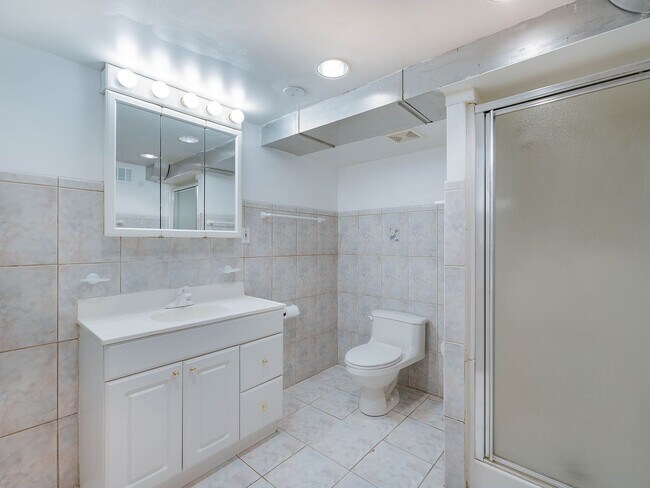 property at 4044 N Pittsburgh Ave