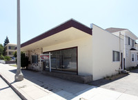 226 E Foothill Blvd in Monrovia, CA - Building Photo - Building Photo