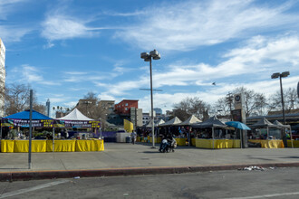 MacArthur Park Metro Apartments in Los Angeles, CA - Building Photo - Building Photo