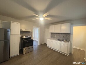 56 Dorman St in New Haven, CT - Building Photo - Building Photo