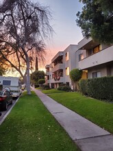 10815 Hesby St in North Hollywood, CA - Building Photo - Building Photo