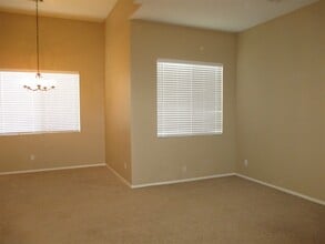 16251 W Madison St in Goodyear, AZ - Foto de edificio - Building Photo