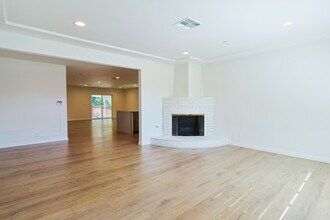 844 N Lima St in Burbank, CA - Foto de edificio - Building Photo