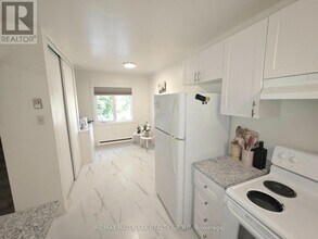 104 Salter Crescent in Ottawa, ON - Building Photo - Building Photo