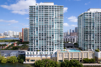 Parque Towers at St. Tropez in Sunny Isles Beach, FL - Building Photo - Building Photo