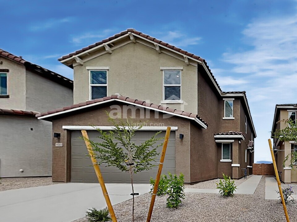 9561 E Harkes Dr in Tucson, AZ - Building Photo