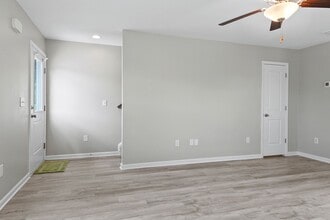 207 Royal Way in Pendleton, SC - Building Photo - Building Photo