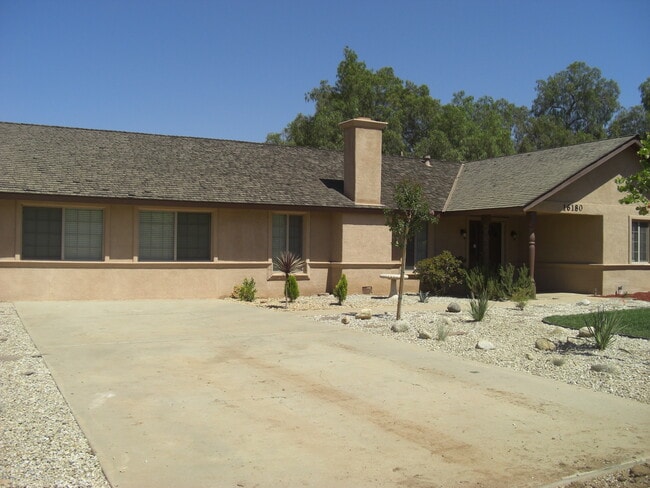 16180 Washington St in Riverside, CA - Building Photo - Building Photo