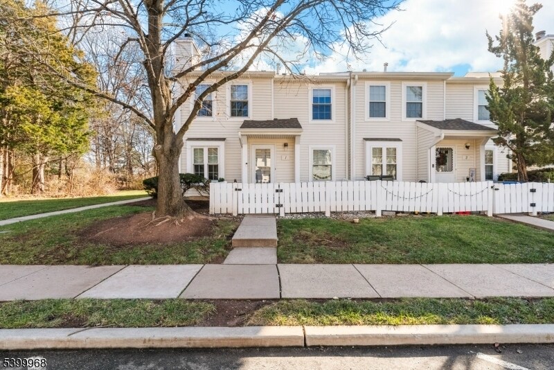 1 Almond Dr in Franklin Township, NJ - Building Photo