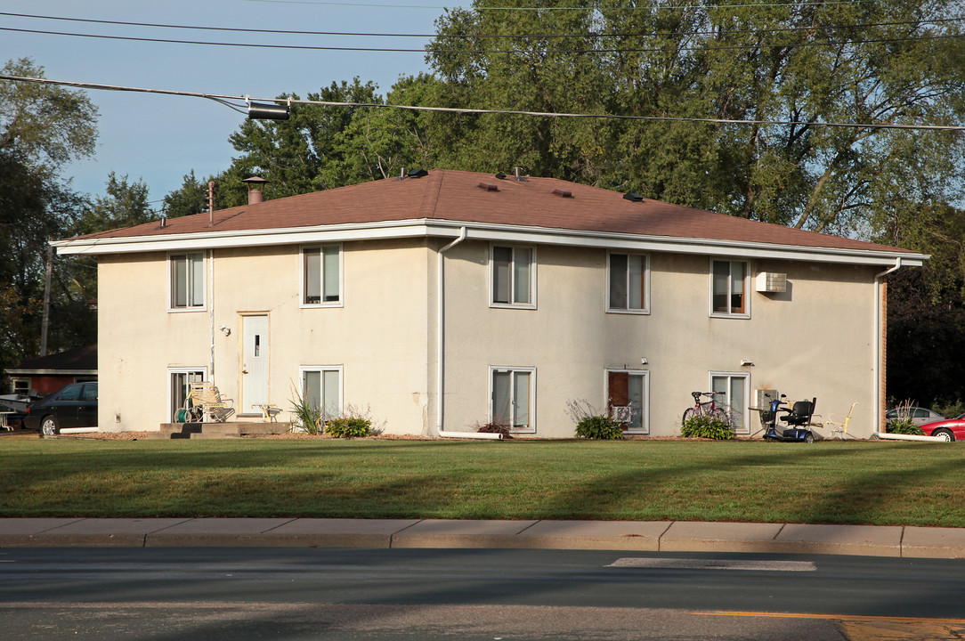 14946-14998 Chorley Ave in Rosemount, MN - Foto de edificio