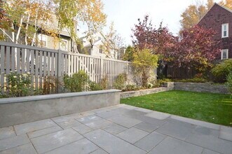 136 Banks St in Cambridge, MA - Building Photo - Building Photo