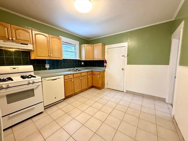 8 Berkeley St in Watertown, MA - Building Photo - Building Photo