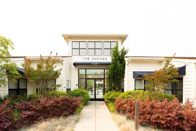 property at 200 Shoreline Ct