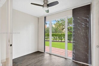 31 Whitehead Cir in Weston, FL - Building Photo - Building Photo