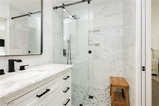 7805 Harbour Towne Ave in Las Vegas, NV - Building Photo - Building Photo