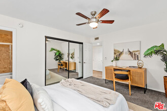 7301 Vista Del Mar in Los Angeles, CA - Building Photo - Building Photo
