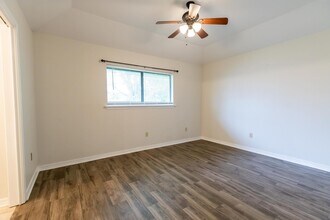 5326 Lauri Ln in Bossier City, LA - Building Photo - Building Photo