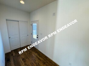 199 Crestfield Ct in St. Charles, MO - Foto de edificio - Building Photo